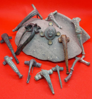 Roman brooches found with an XP Deus
